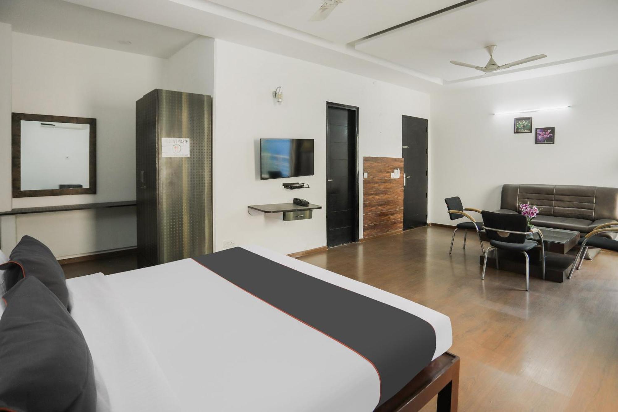 O Kanishk Hotel