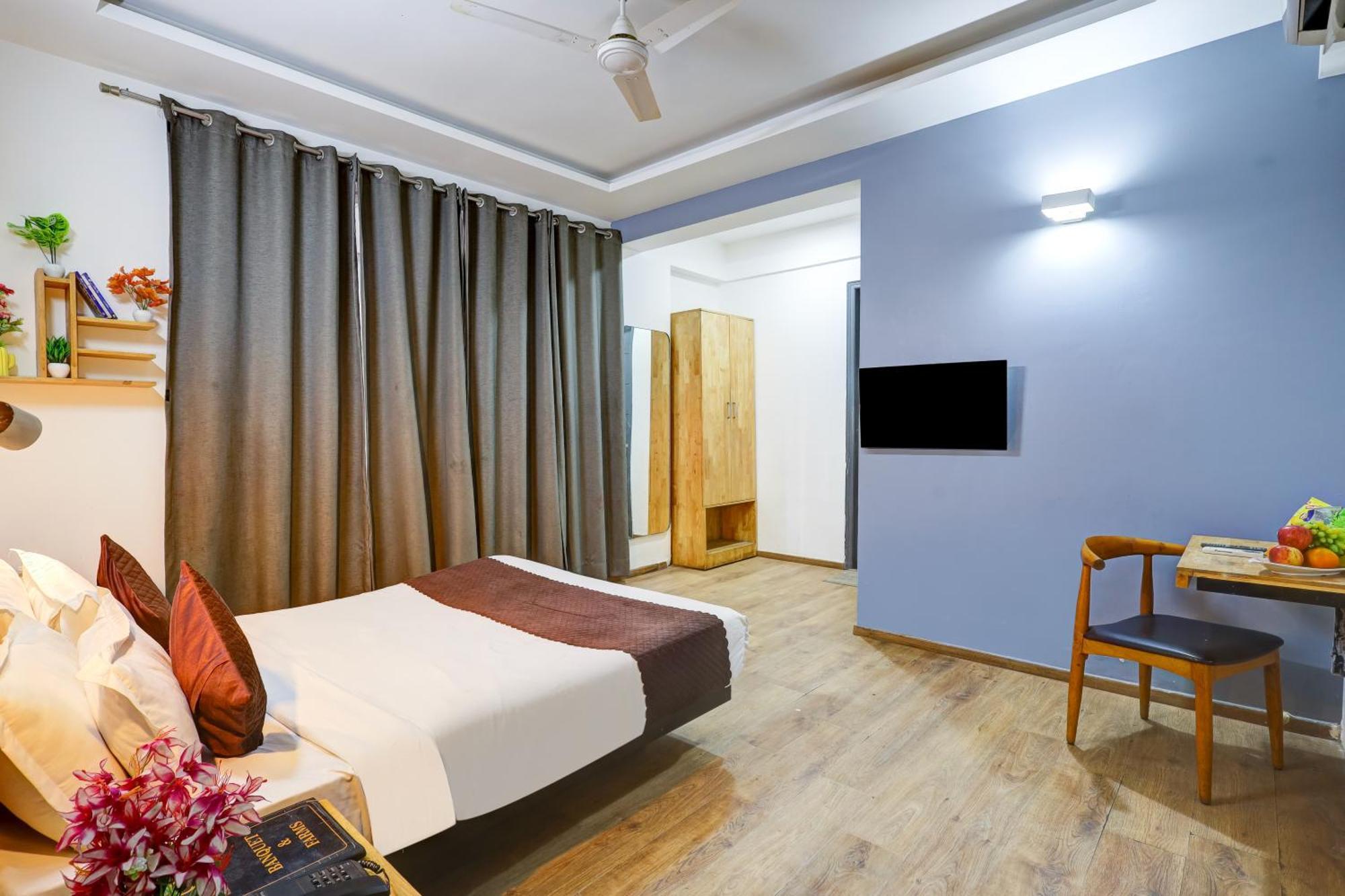 Hotel Wedlock Sector 47