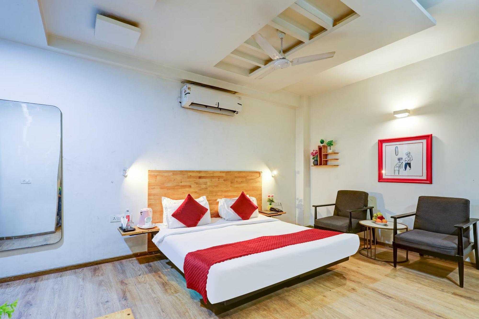 Hotel Wedlock Sector 47 3*
