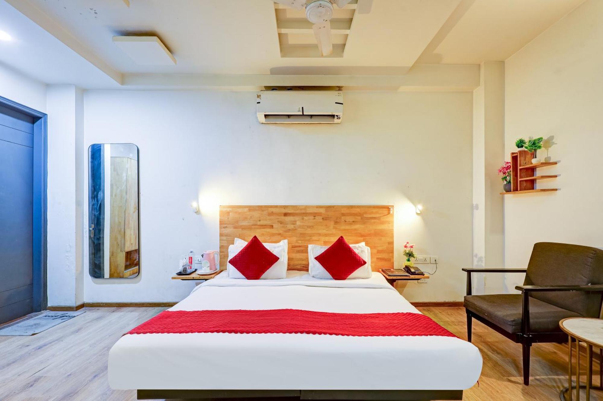 Hotel Wedlock Sector 47 Gurgaon