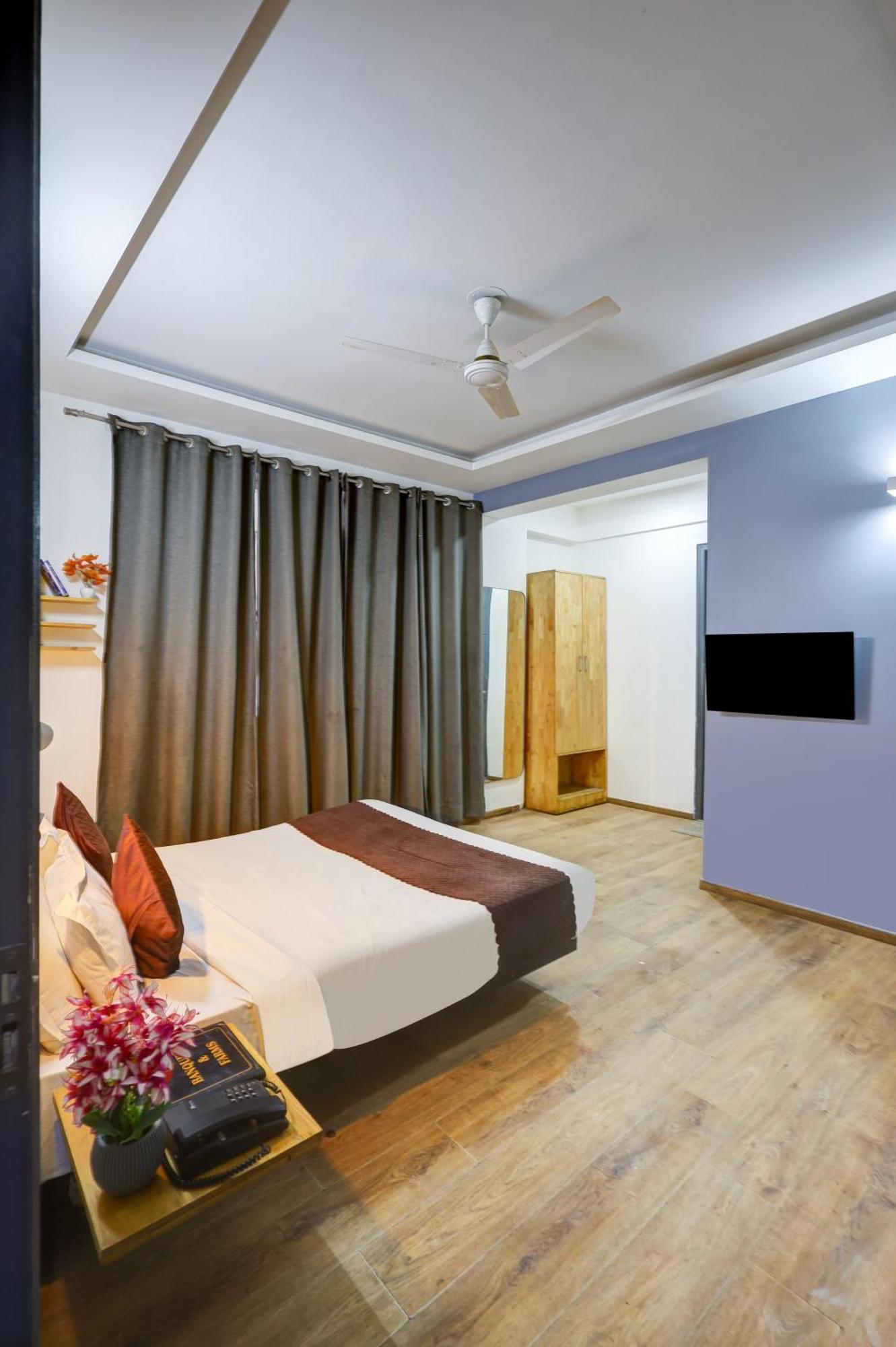 Hotel Wedlock Sector 47 Gurgaon
