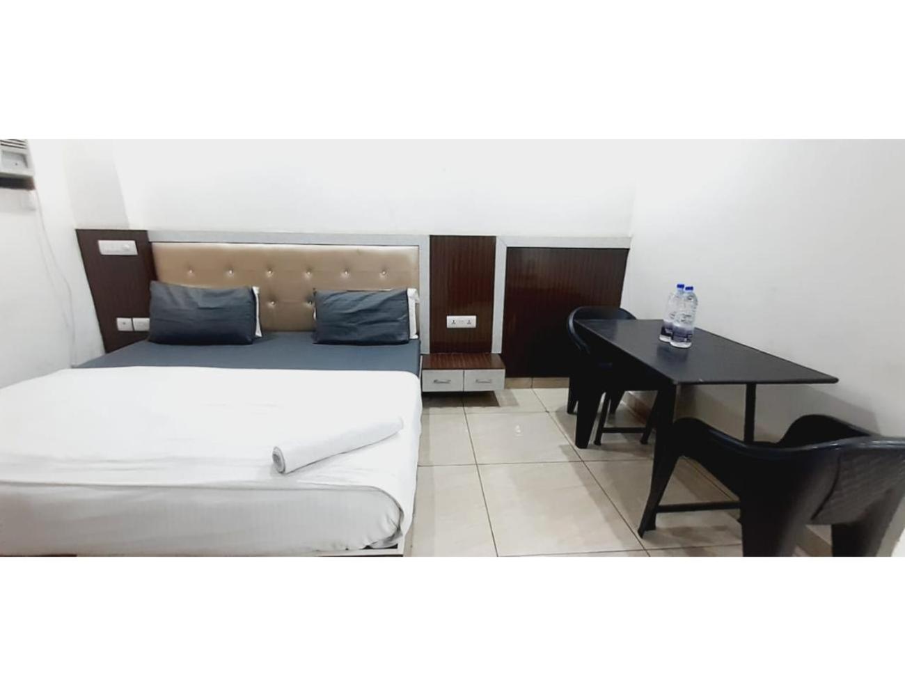 Singh Residency , Homestay