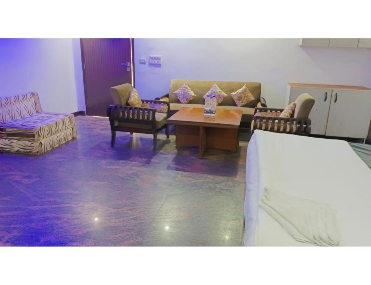 Singh Residency , Homestay