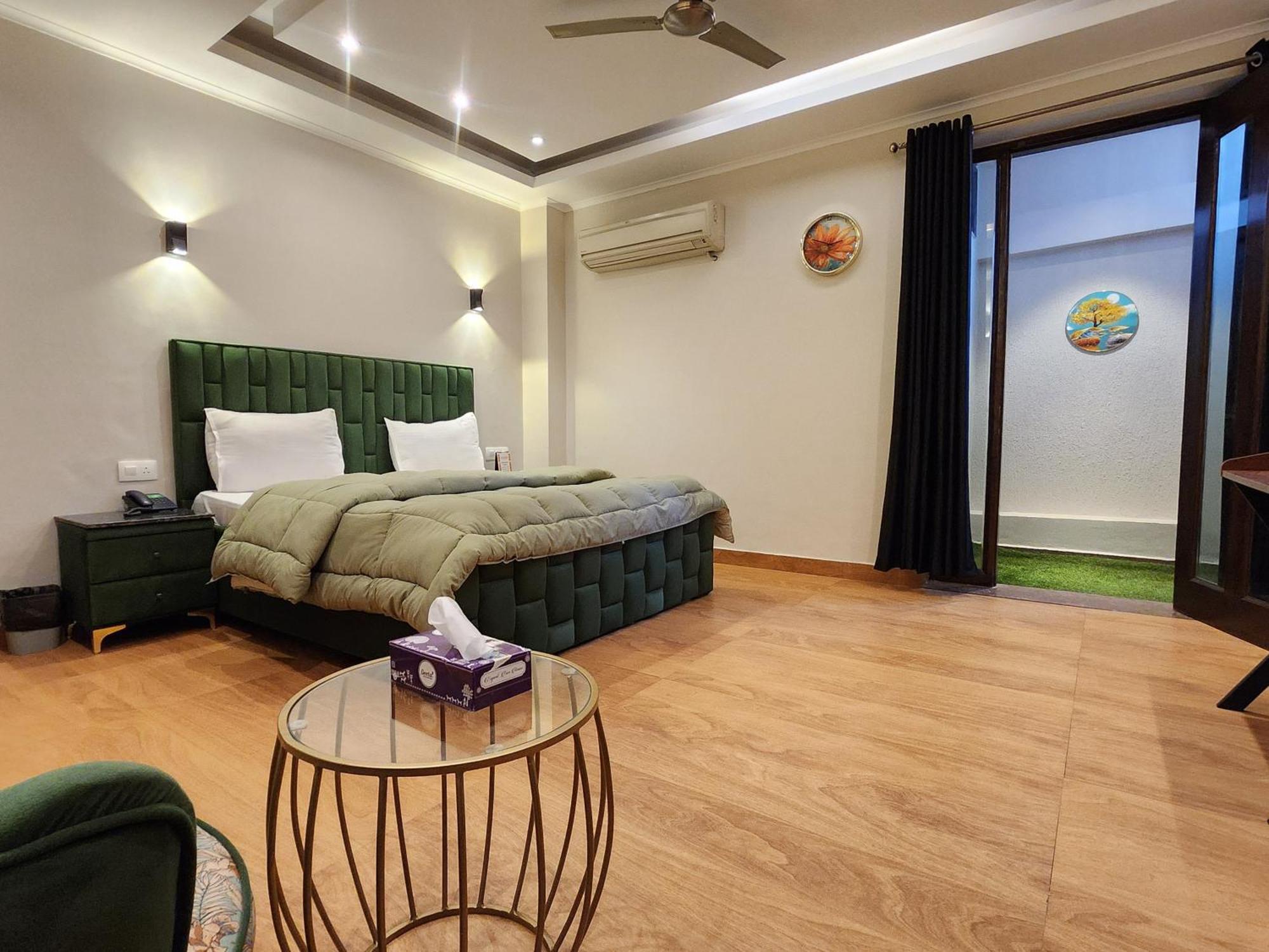 Hotel Premier - Golf Course Road ,gurgaon Gurgaon