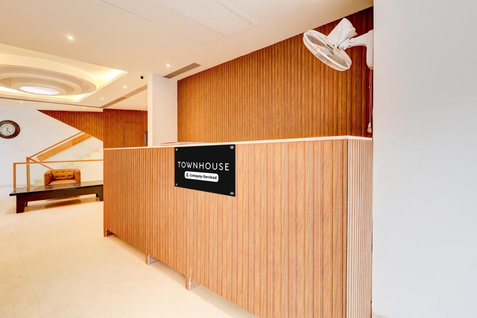 Townhouse T Block Sector 24 Hotel 4*