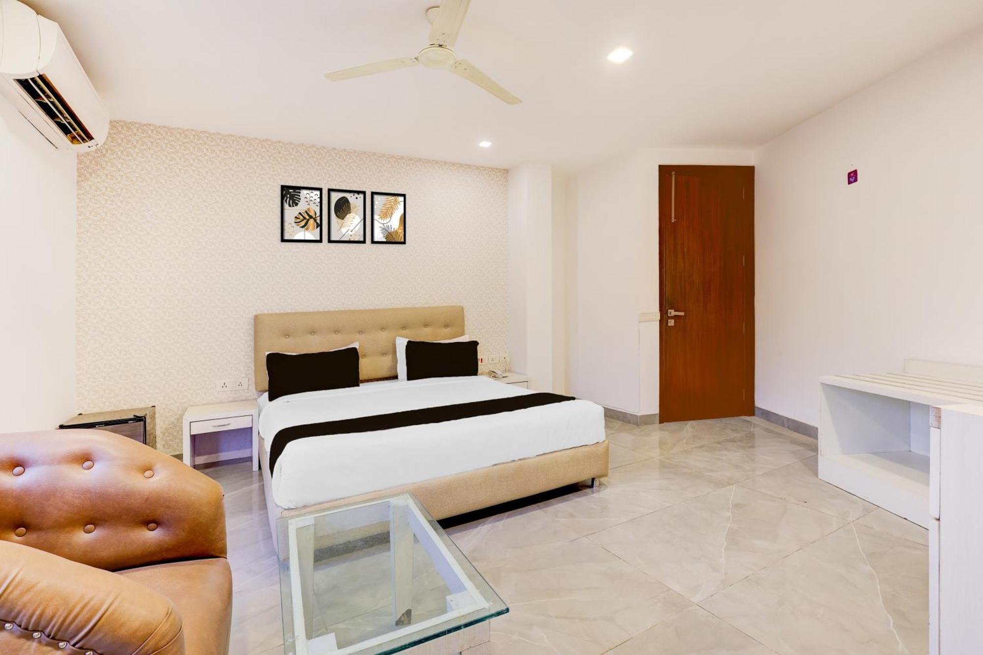 Townhouse T Block Sector 24 Hotel 4*
