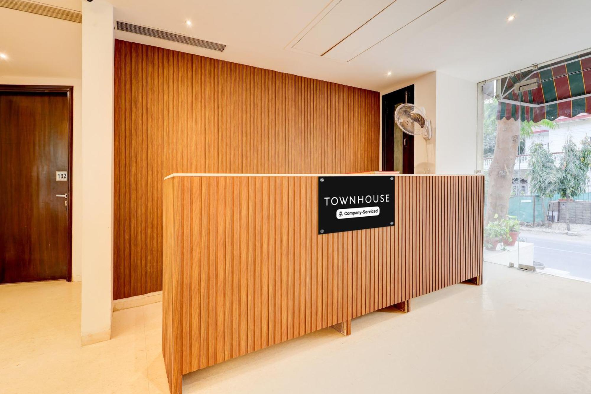 Hotel Townhouse T Block Sector 24