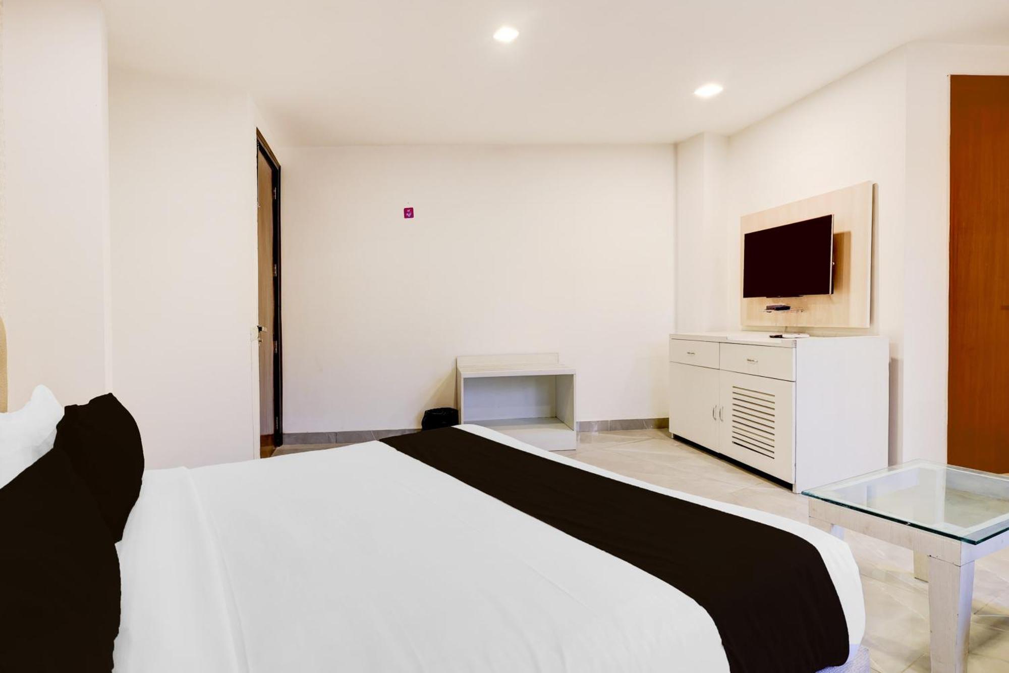 Townhouse T Block Sector 24 4* Gurgaon