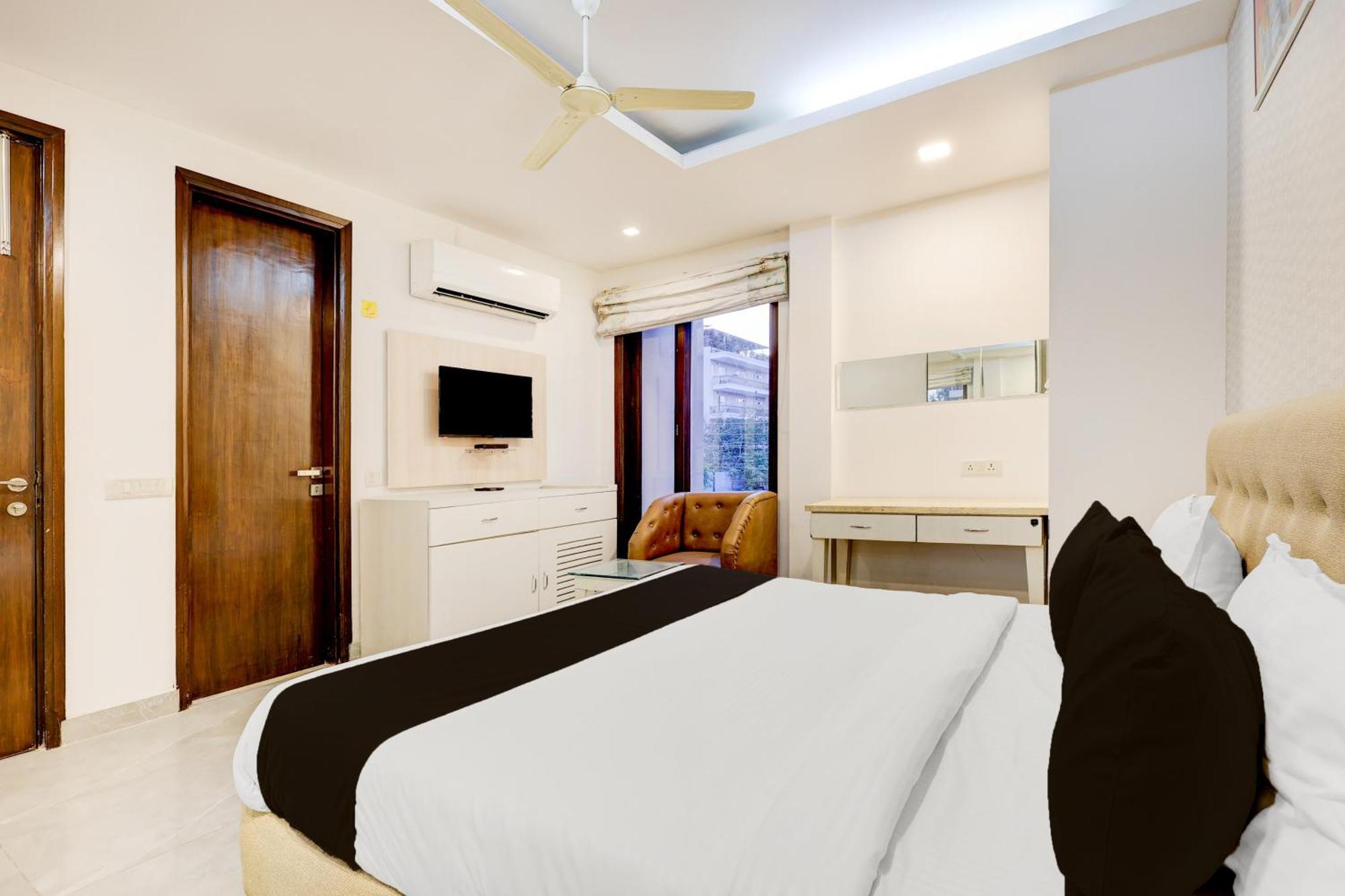 Townhouse T Block Sector 24 Hotel