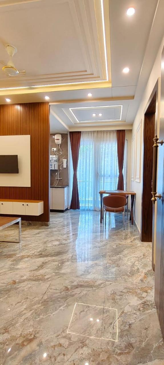 Lime Tree 1bhk Service Near Artemis, Sector 52 Apartment Gurgaon