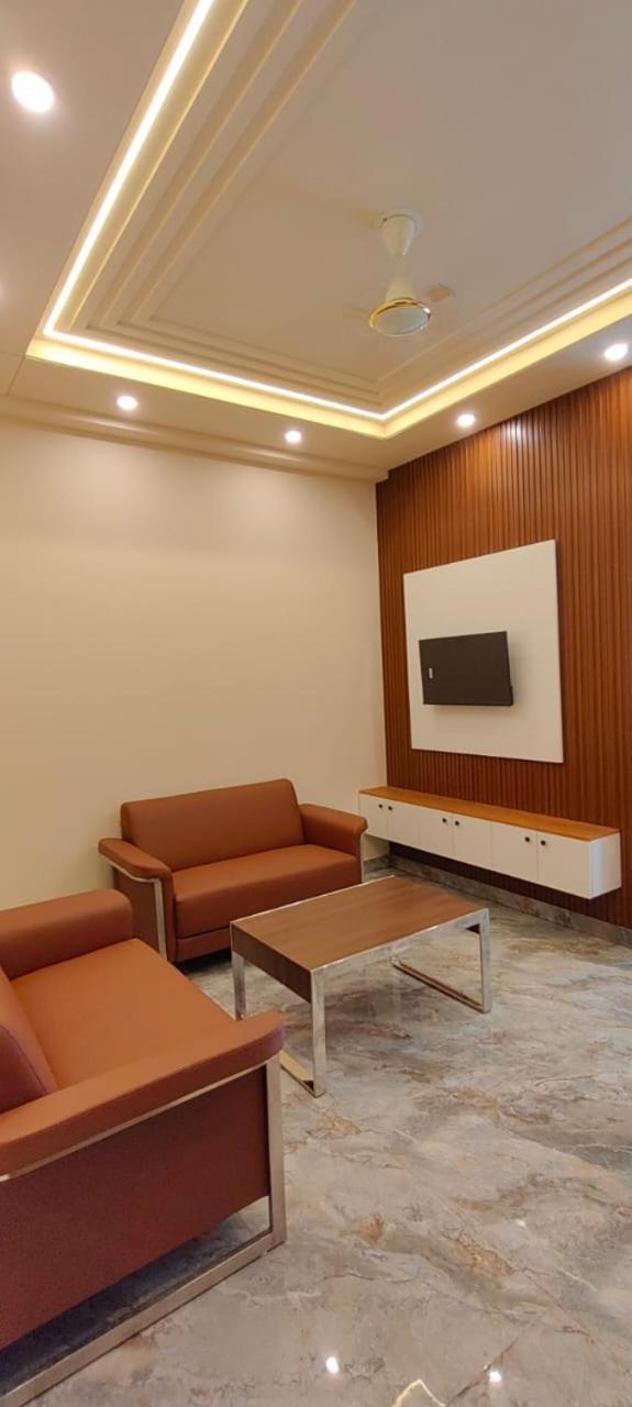 Lime Tree 1bhk Service Near Artemis, Sector 52