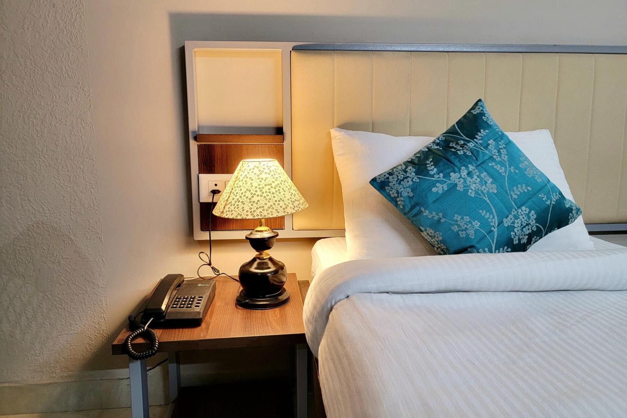 Vamsor Heights 1047 Hotel Gurgaon