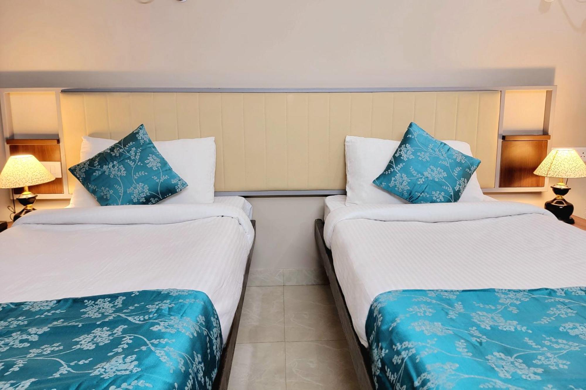 Vamsor Heights 1047 Hotel