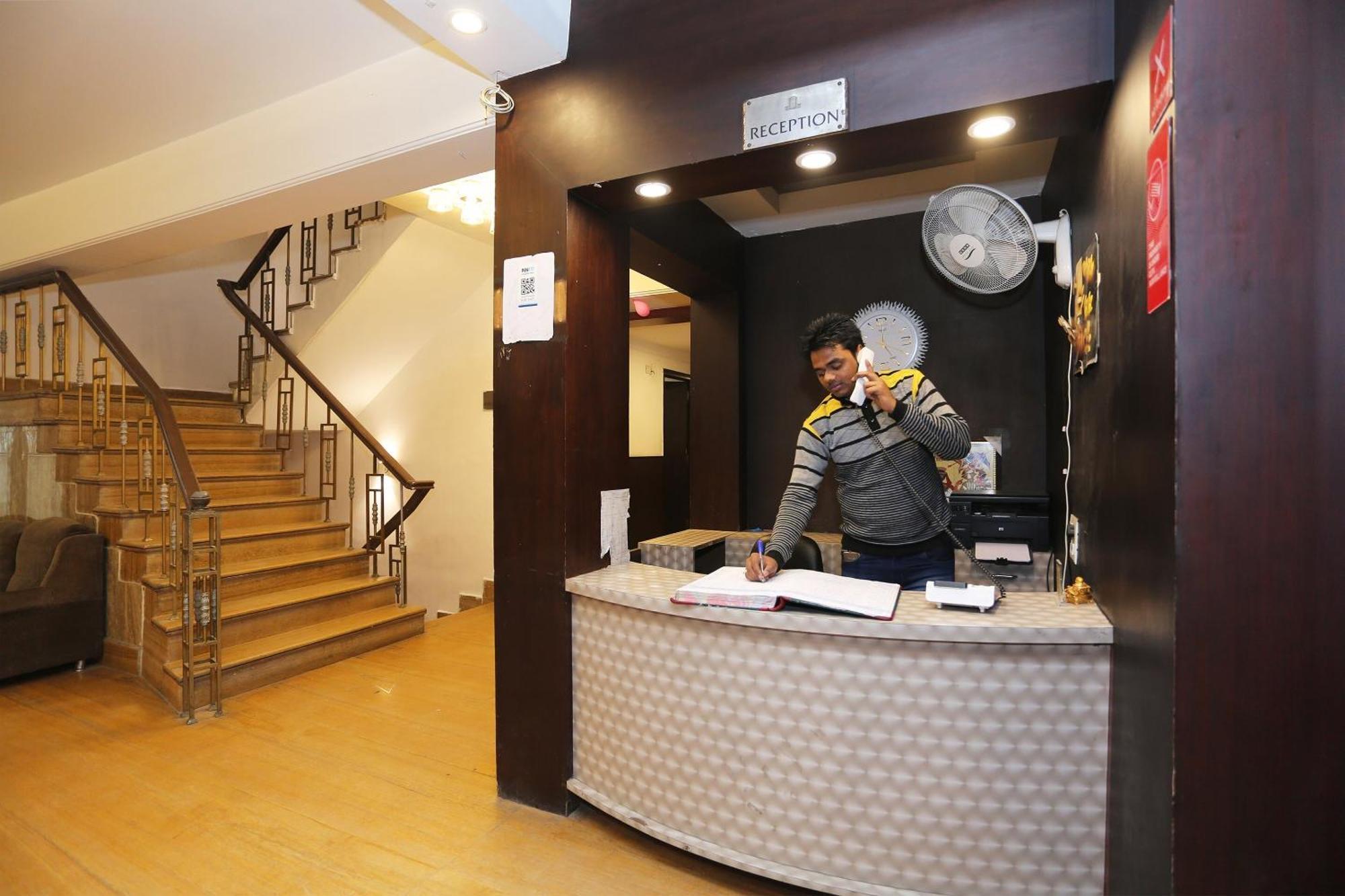 The Avenue Residency Near Leisure Valley Park 3*