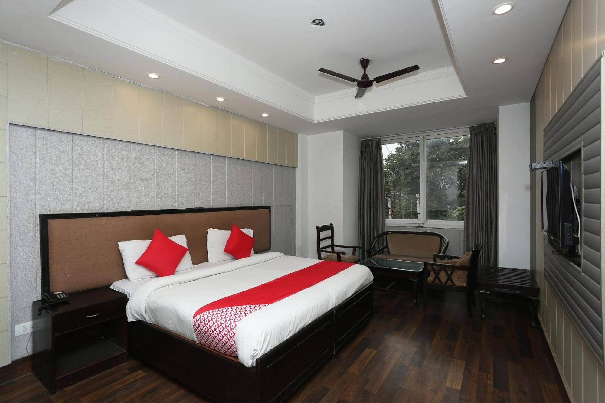 Hotel The Avenue Residency Near Leisure Valley Park Gurgaon