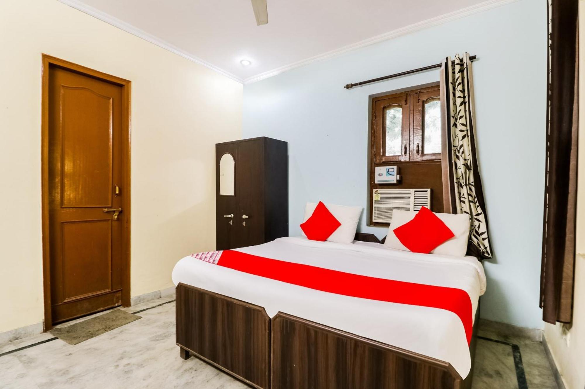 O Maurya Residency 3*