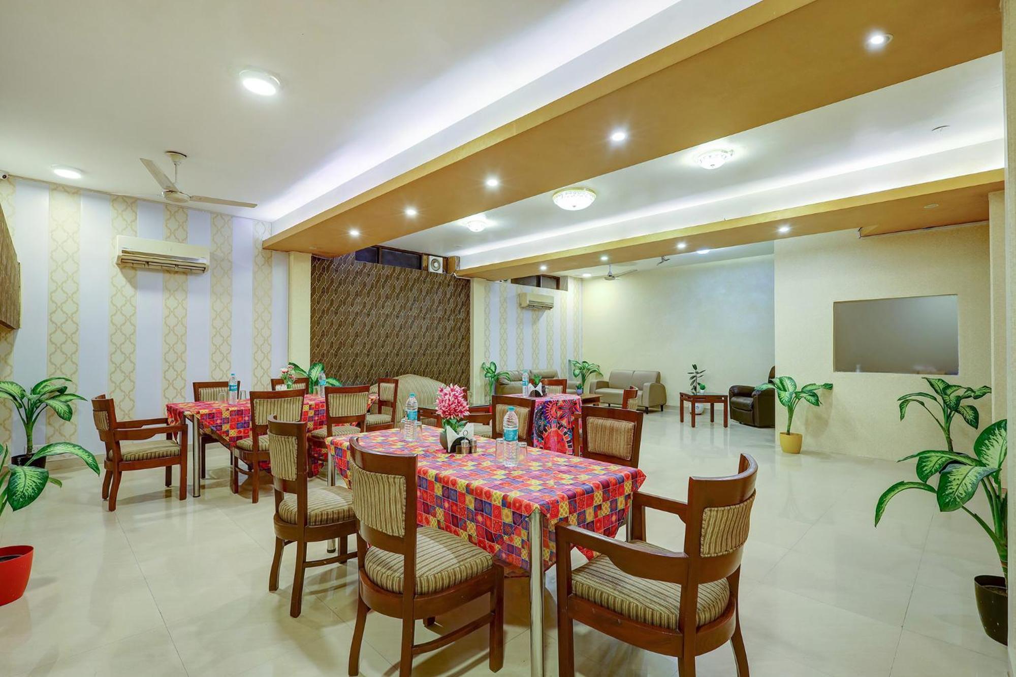 Hotel Fabhotel B Gurgaon
