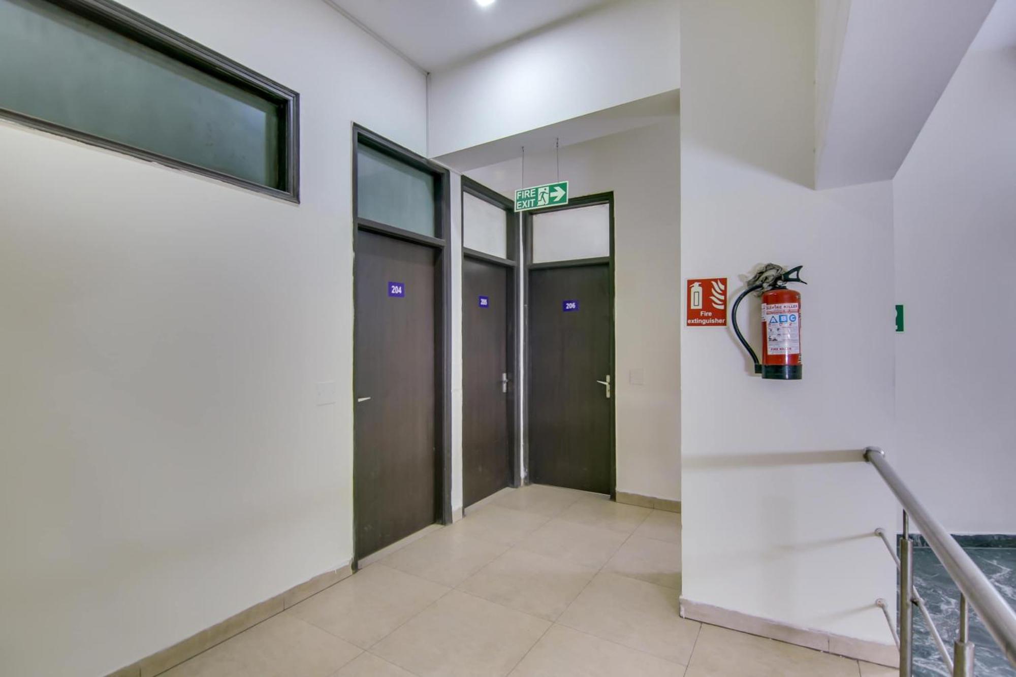 Hotel O Dream View Near Omaxe Celebration Mall 4*