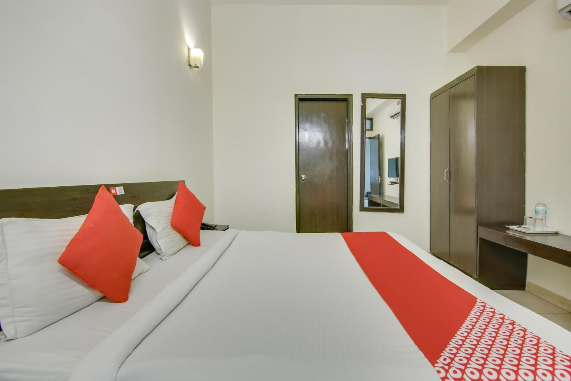 O Dream View Near Omaxe Celebration Mall Hotel 4*