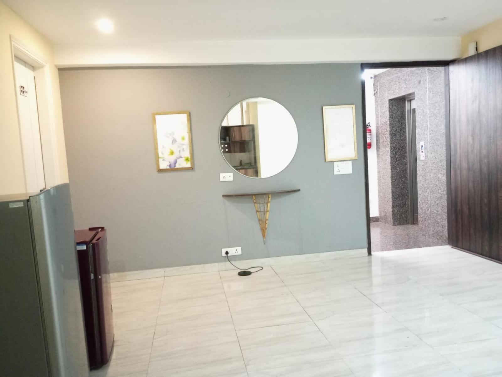 Nuab House - Near Fortis, Max, Medanta, Paras Hospitals And Huda Metro * Gurgaon