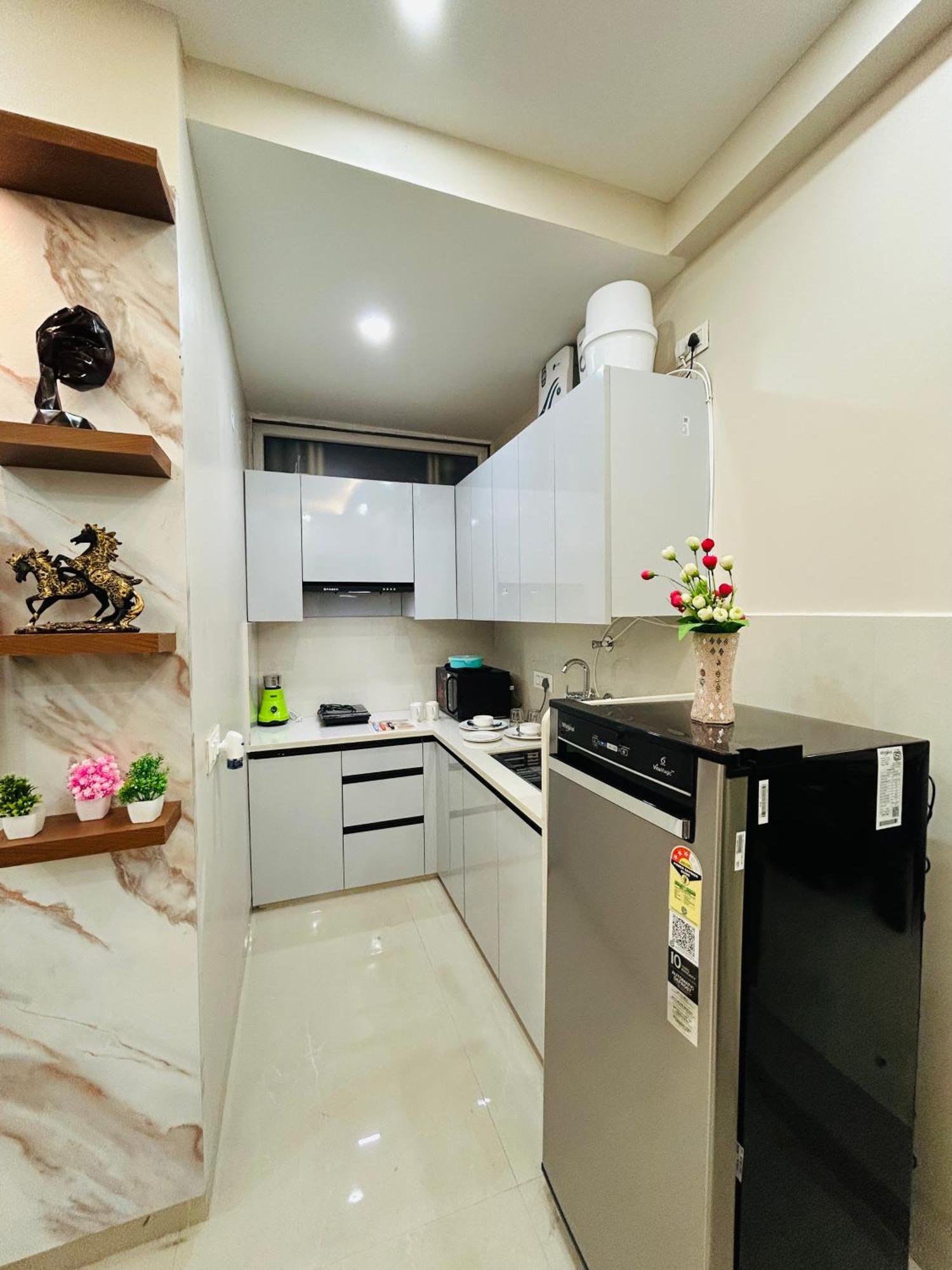 1 Bhk Serviced Apartments Sector 52 Near Millennium City Centre Metro Station Aparthotel Gurgaon