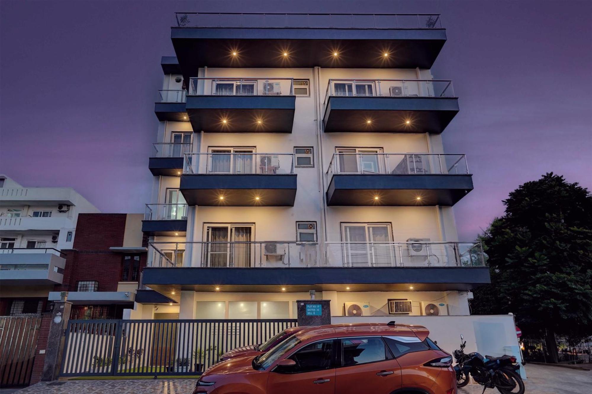 Hotel Homefort - Sector 45 Near Cyber Park & Artemis Hospital