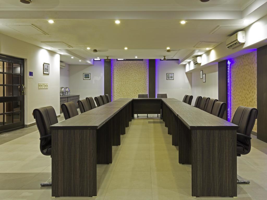 Oyo Cyber Guest house 3*