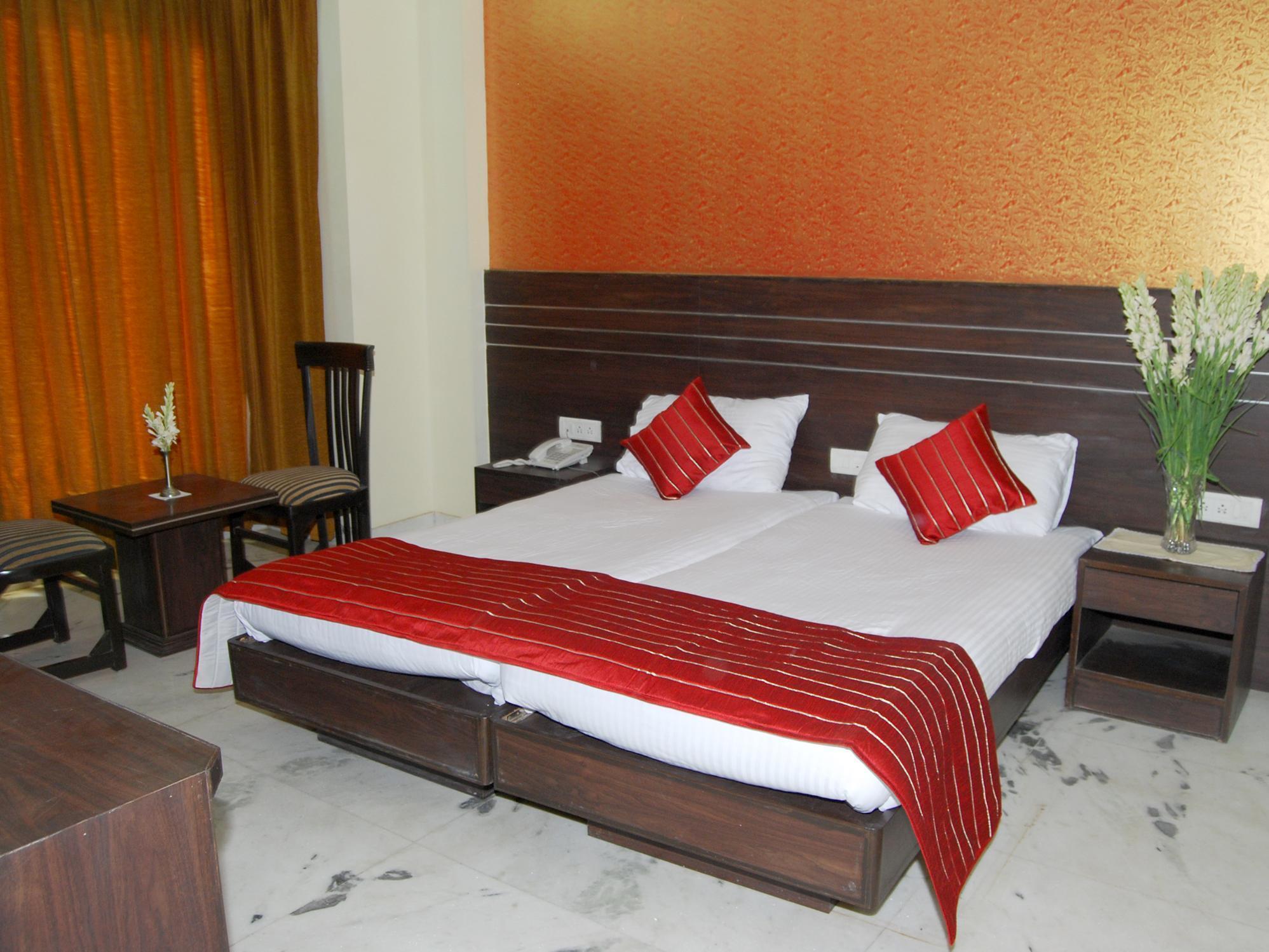 The Maple Leaf @ Dlf Cyber Hotel