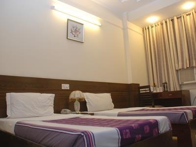 The Blooms Hotel 3*