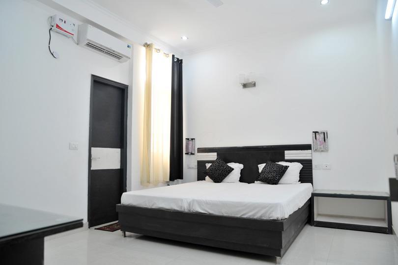 Aura Bed & Breakfast *