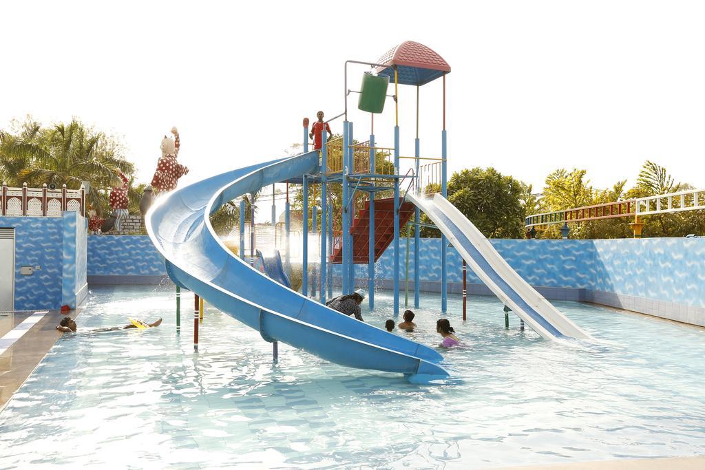 Aapno Ghar & Amusement Park Resort