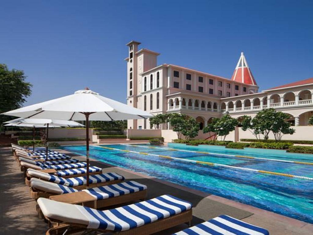 Dlf Club 5 Hotel 4*
