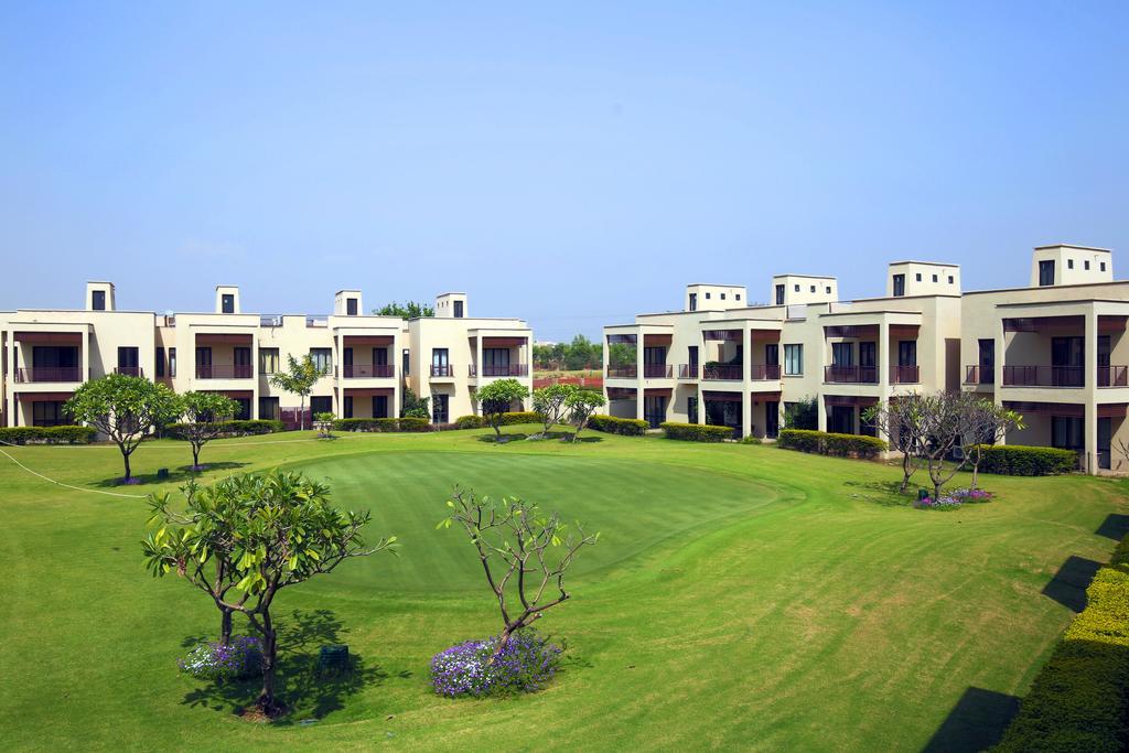 Lemon Tree Hotel, Tarudhan Valley, Manesar 4*