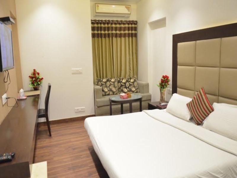 Hotel Vipul Grand