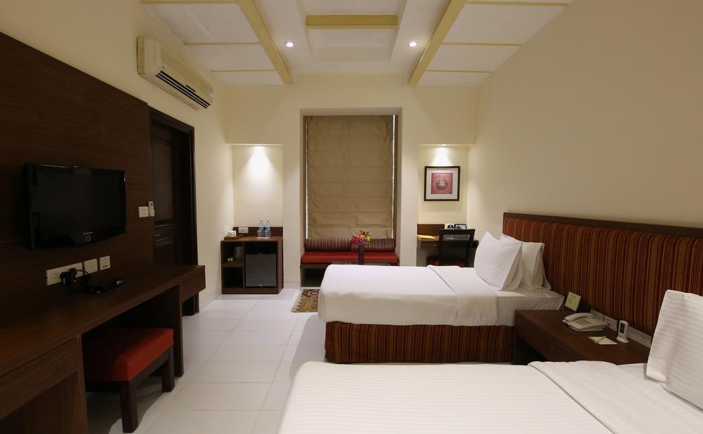 Resort Lemon Tree Hotel, Tarudhan Valley, Manesar