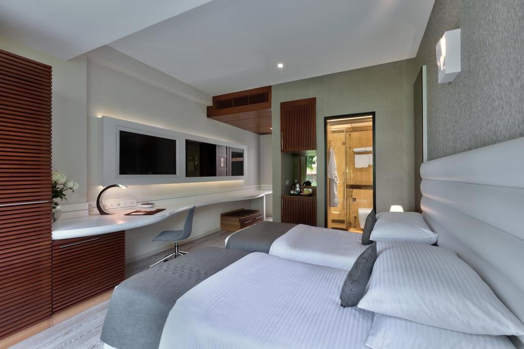 Hotel The Atara 3*