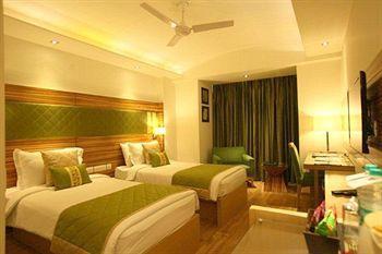 Emblem Sector 14 3* Gurgaon