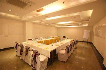 Emblem Sector 14 Hotel 3*