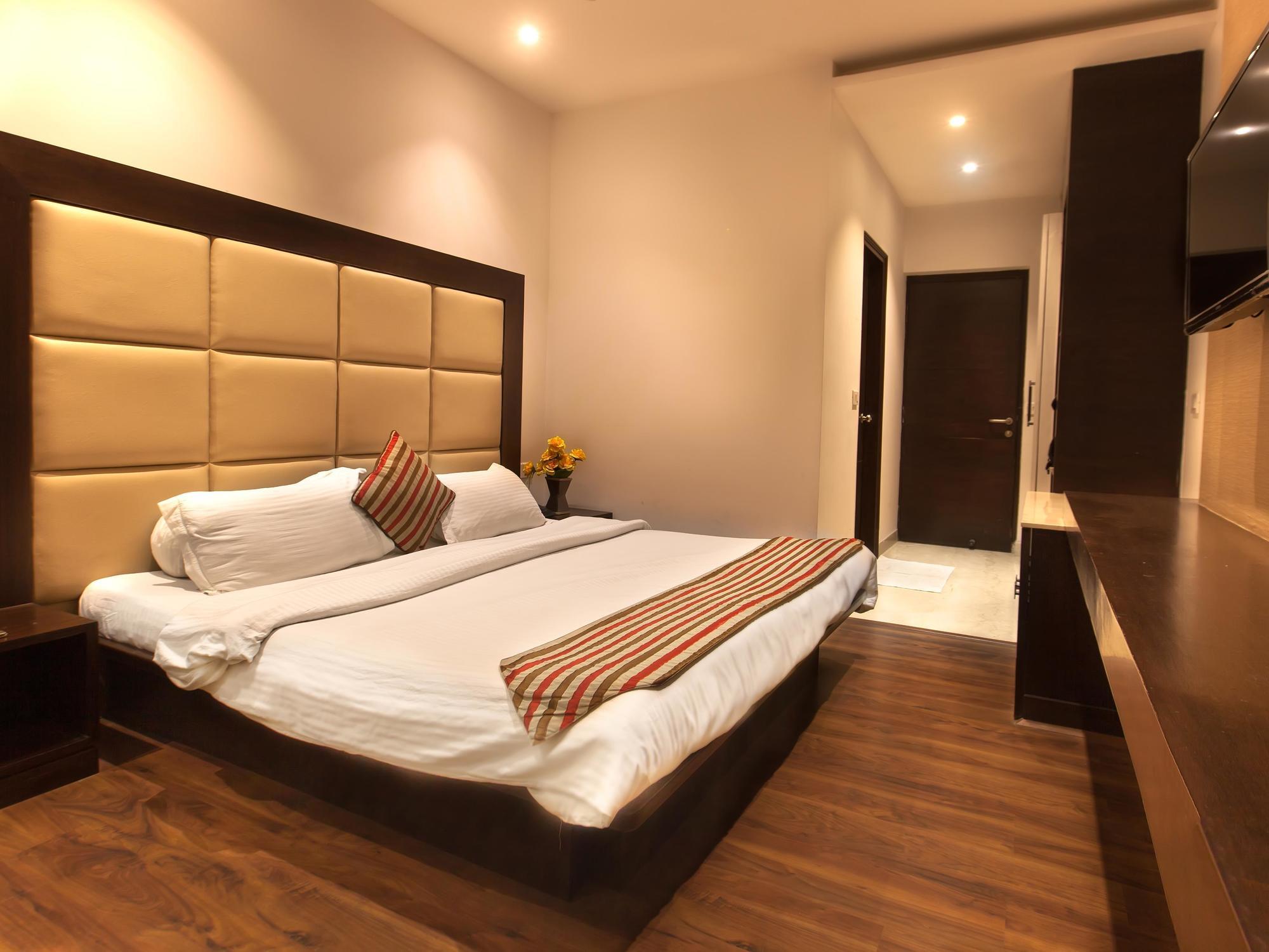 Oyo Cyber Guest house