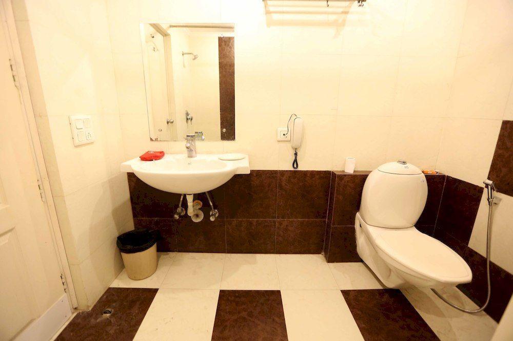 Oyo Cyber Park Ii Hotel 3*