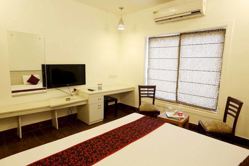 Oyo Cyber Park Ii Hotel