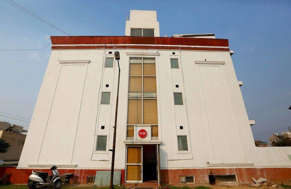 Oyo Cyber Park Ii Hotel