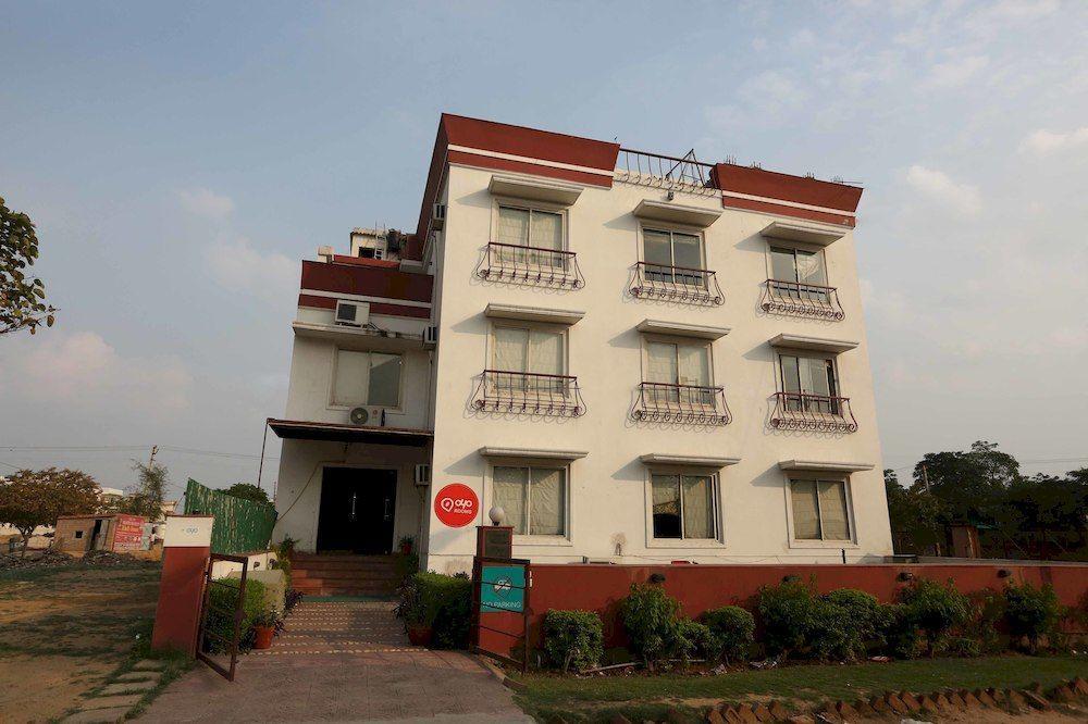 Oyo Cyber Park Ii 3* Gurgaon