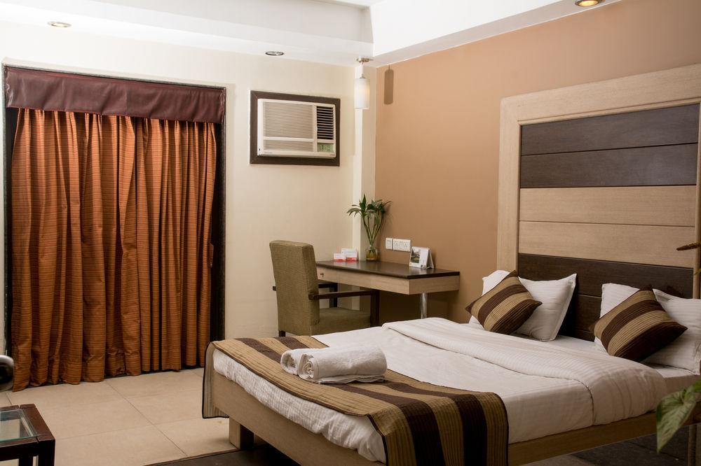 Oyo Cyber Park Ii Hotel