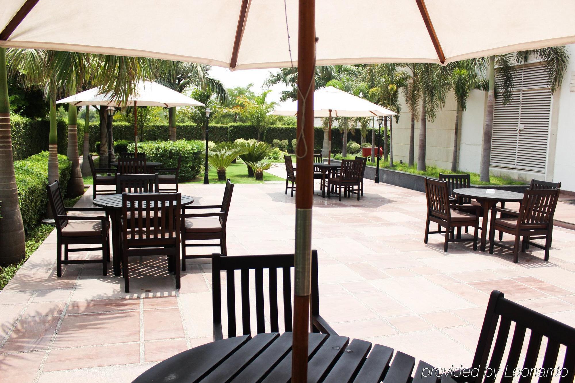 Lemon Tree Premier 2, Gurugram Hotel 4*