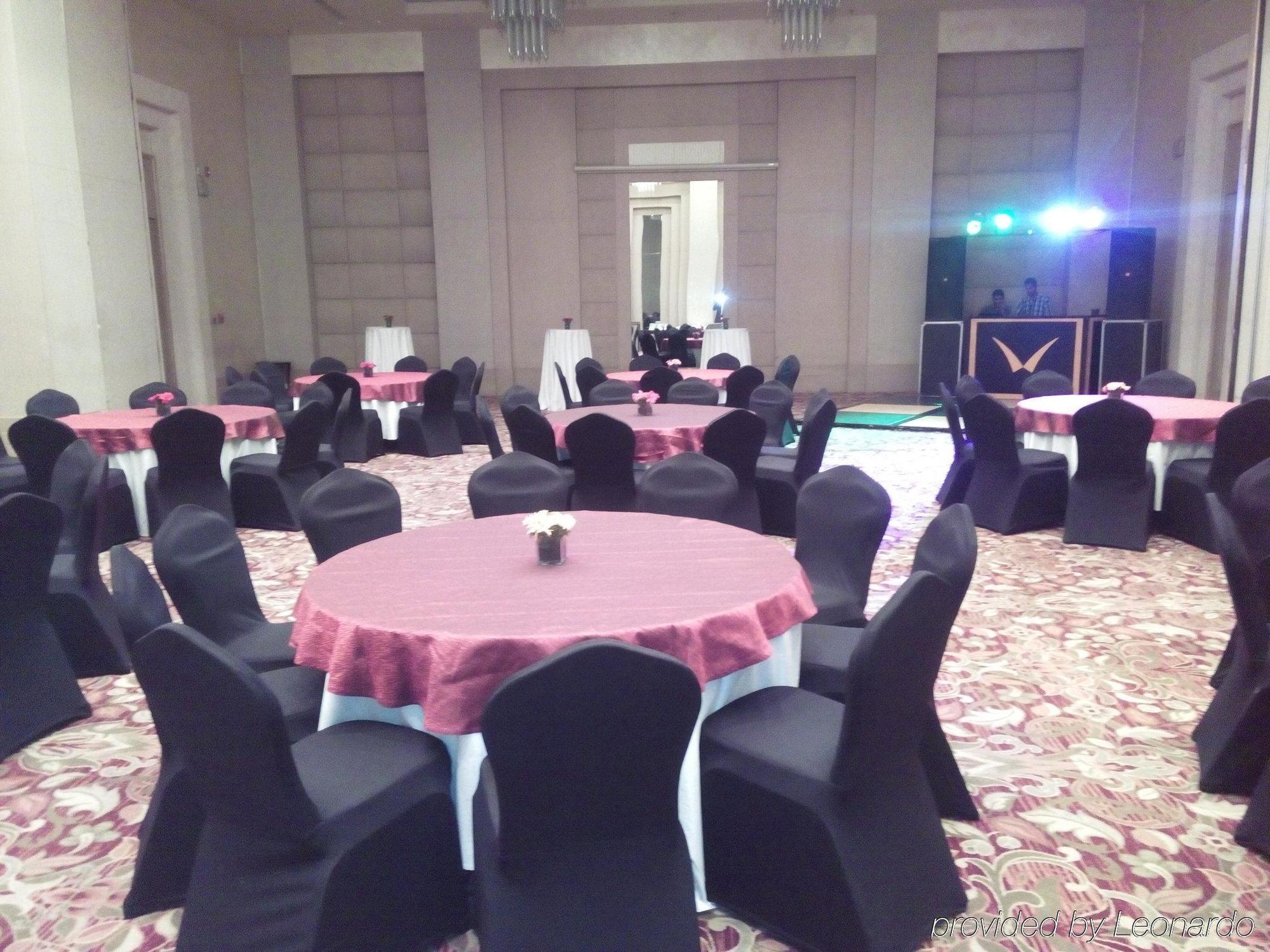 Lemon Tree Premier 2, Gurugram Hotel 4*