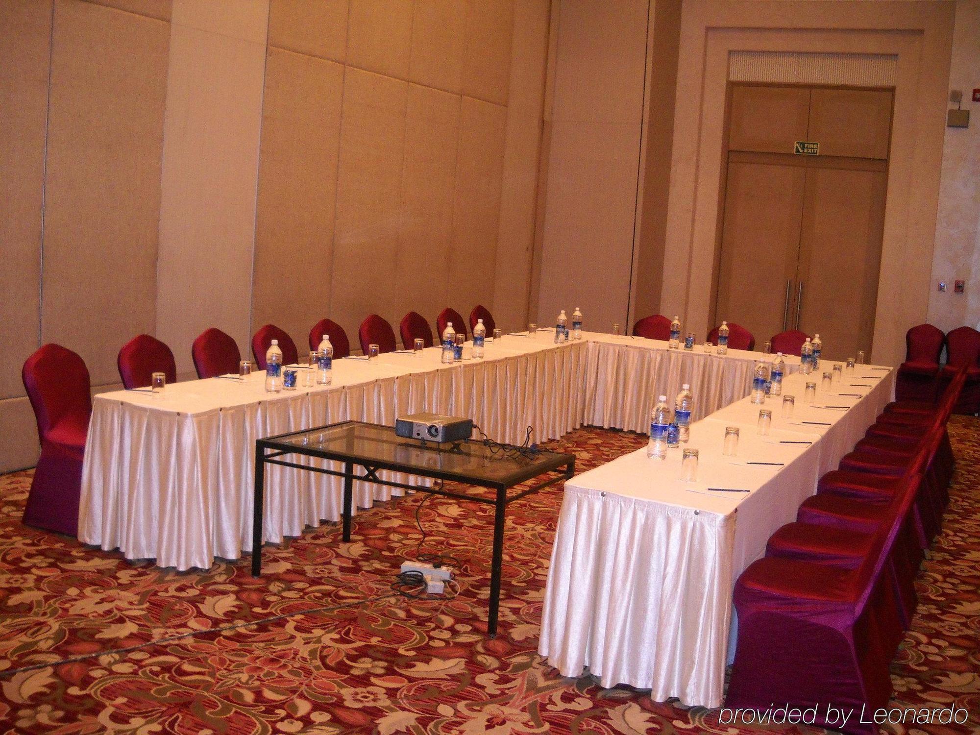 Lemon Tree Premier 2, Gurugram Hotel 4*