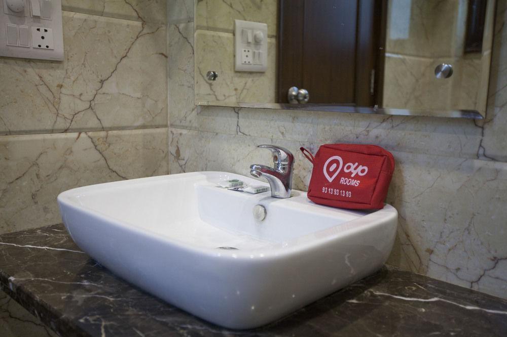 Oyo Cyber Guest house Gurgaon