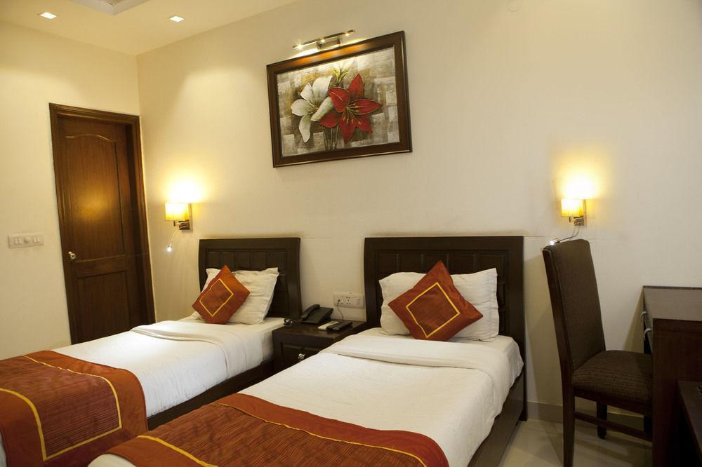 Oyo Cyber Guest house