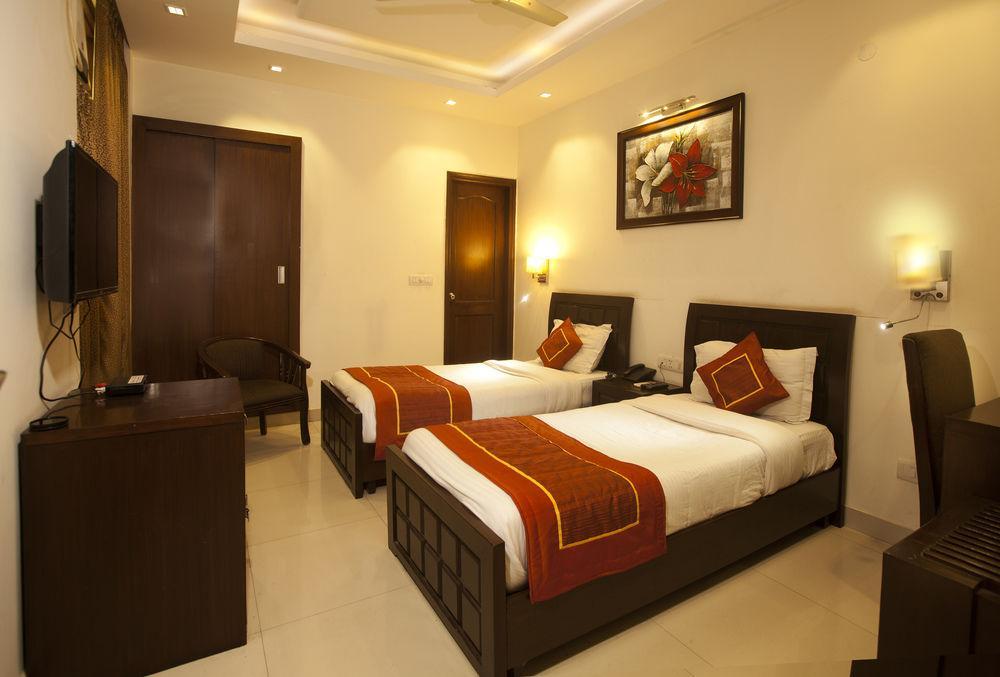 Oyo Cyber Guest house 3*